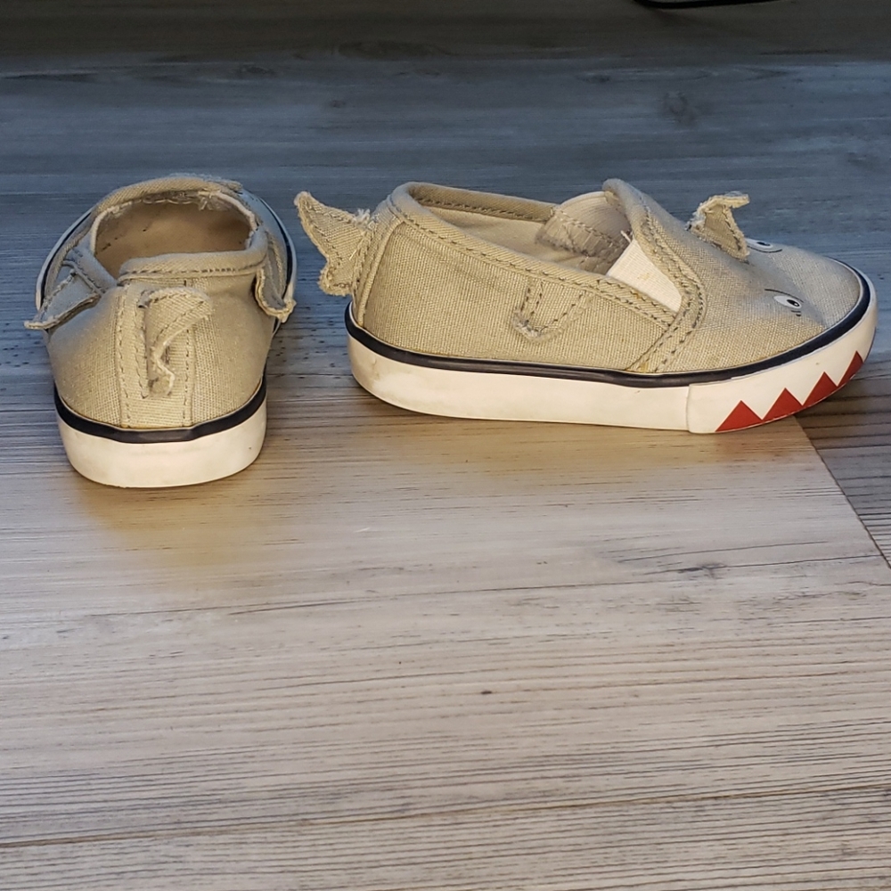 Shoes - Picture 4 of 4